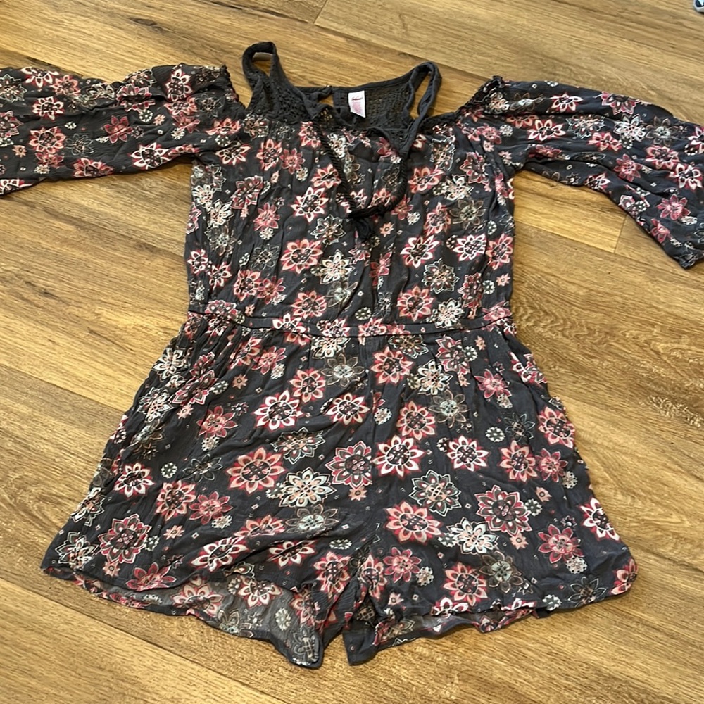 🟠Girls romper shorts. Size 16 plus
